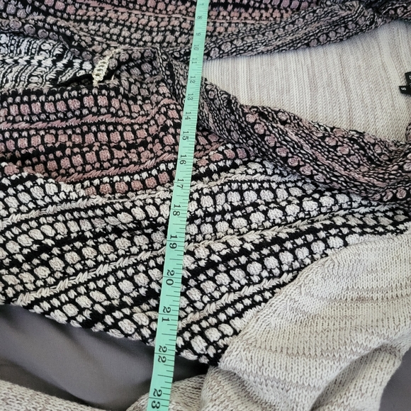 Dor Dor Couture | Gorgeous Gray Ombre Knit Open Front Cardigan (SIZE S) - Picture 8 of 9